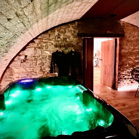Appartement Gaalor***** - Jacuzzi & Sauna A